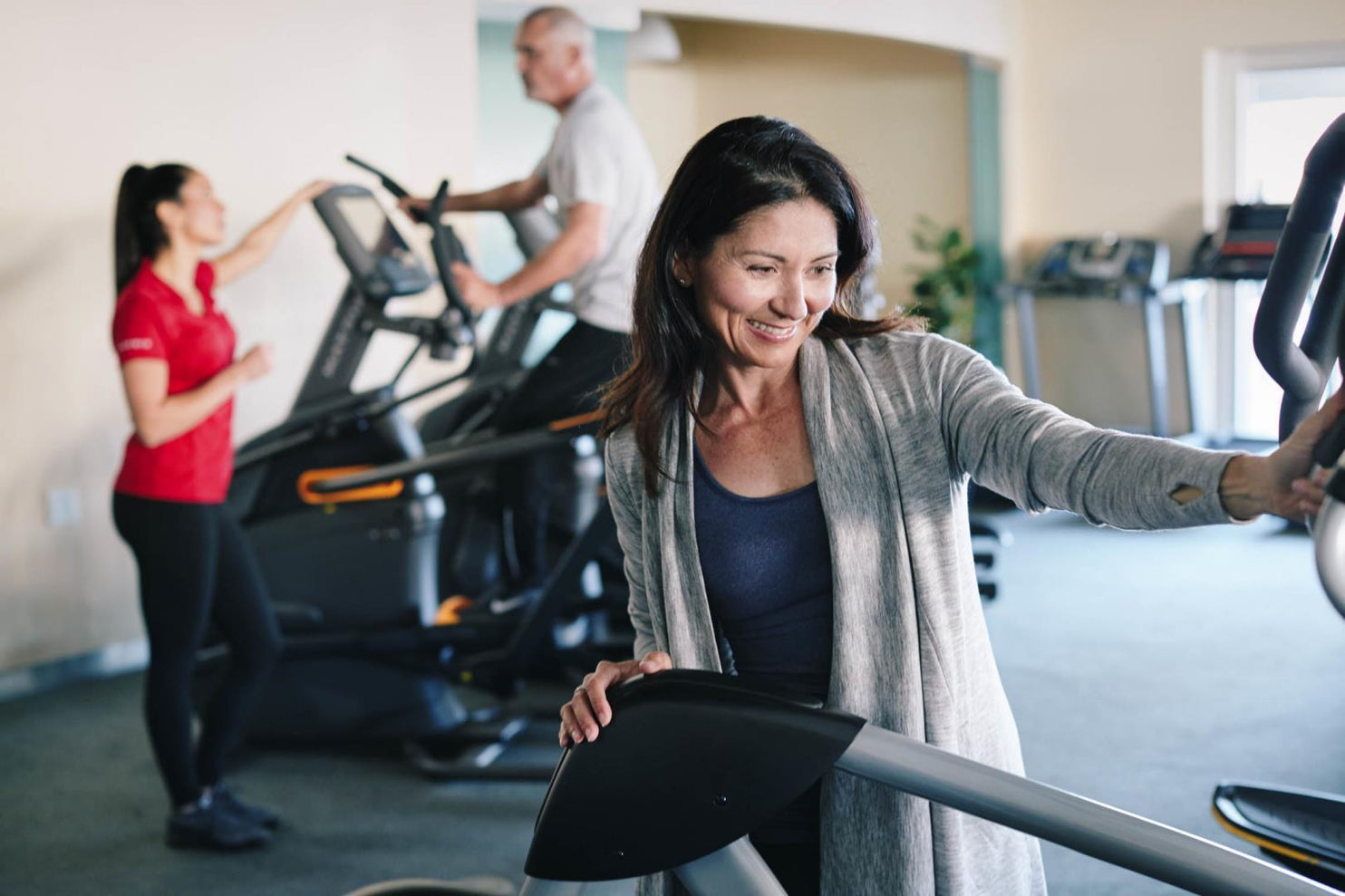 Woman shopping at Johnson fitness showroom